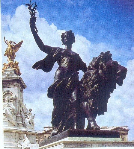 024-Монумент королевы Виктории, фрагмент